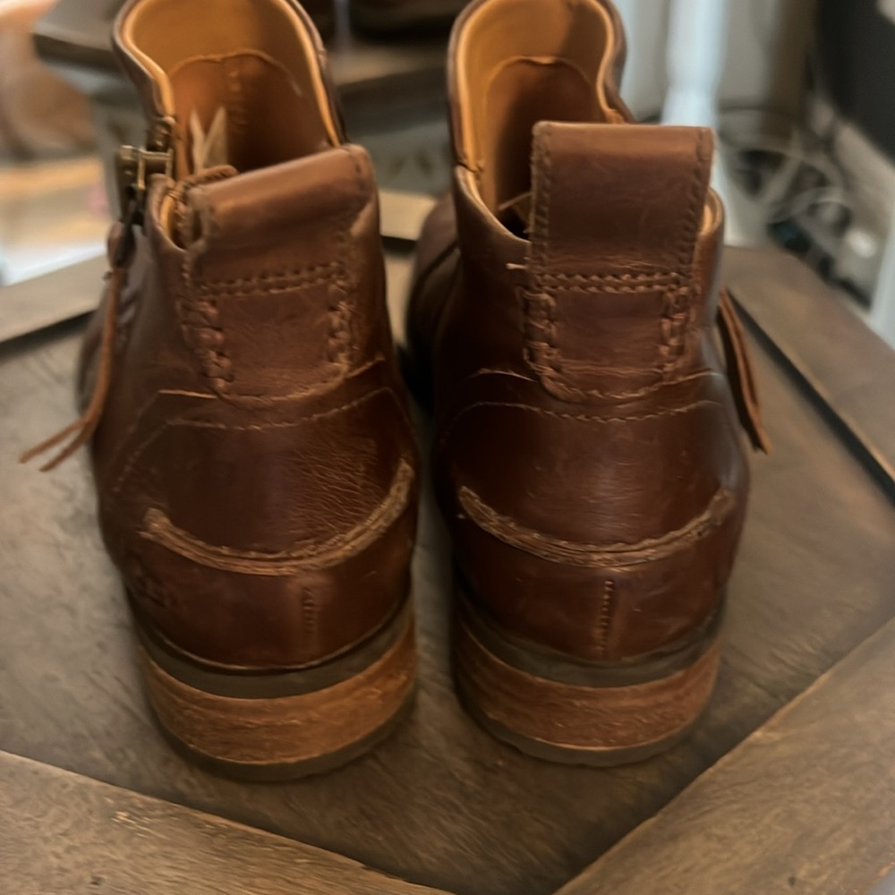 UGG, Brown Leather Zip-Up Ankle Boots Size 6.5 - Picture 5 of 6
